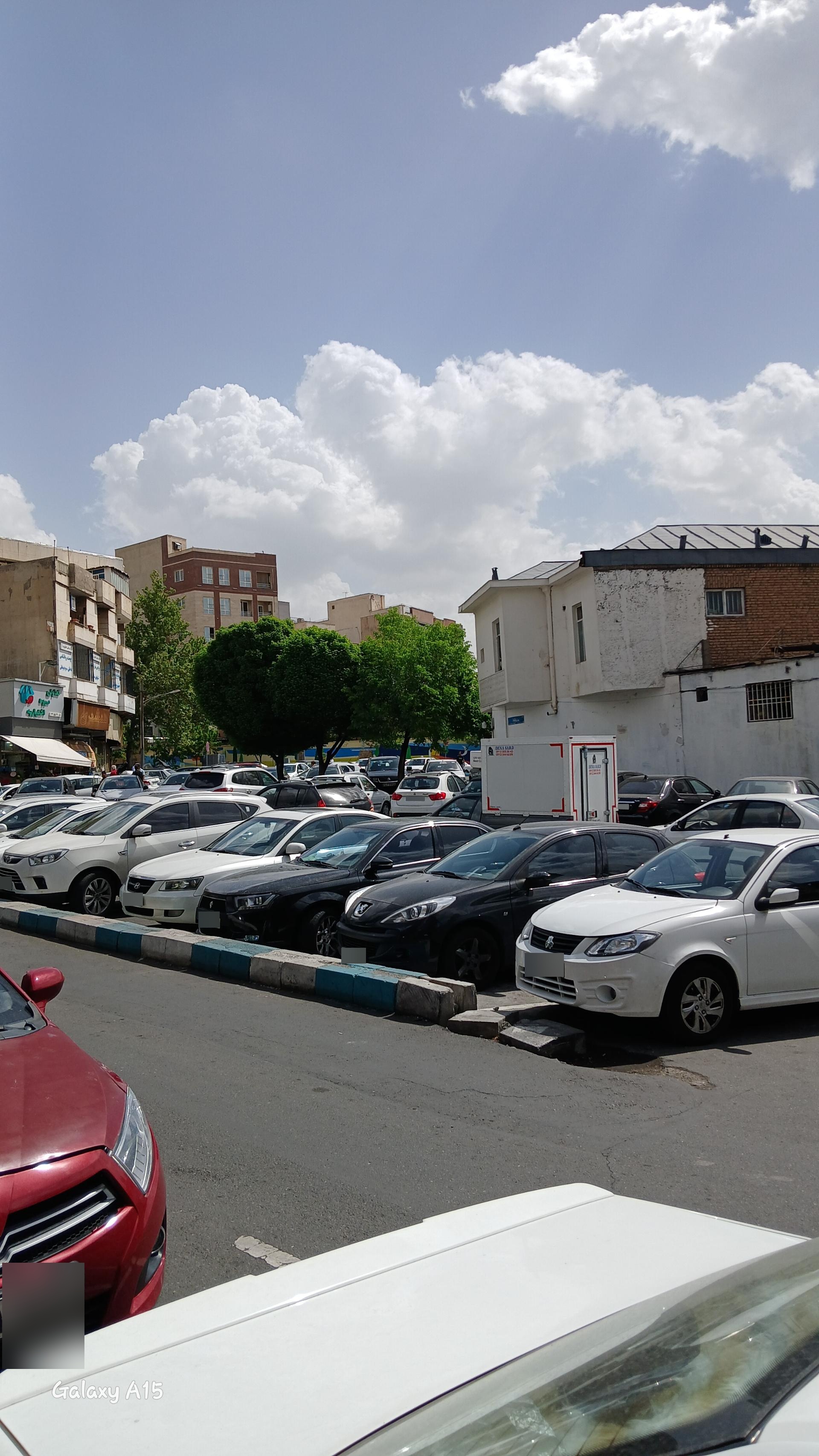 پارکینگ دیباجی - فرمانیه تهران