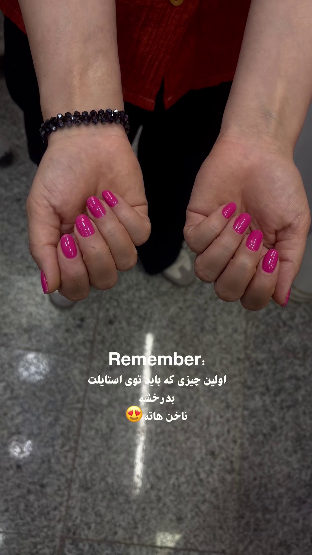 خدمات کاشت و طراحی ناخن