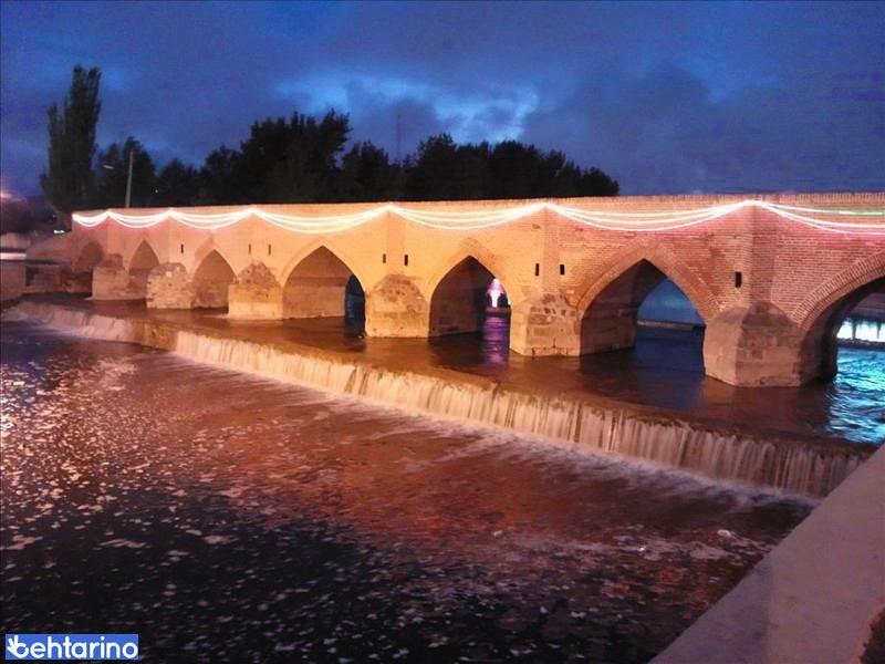 پل یدی گوز (پل هفت چشمه)