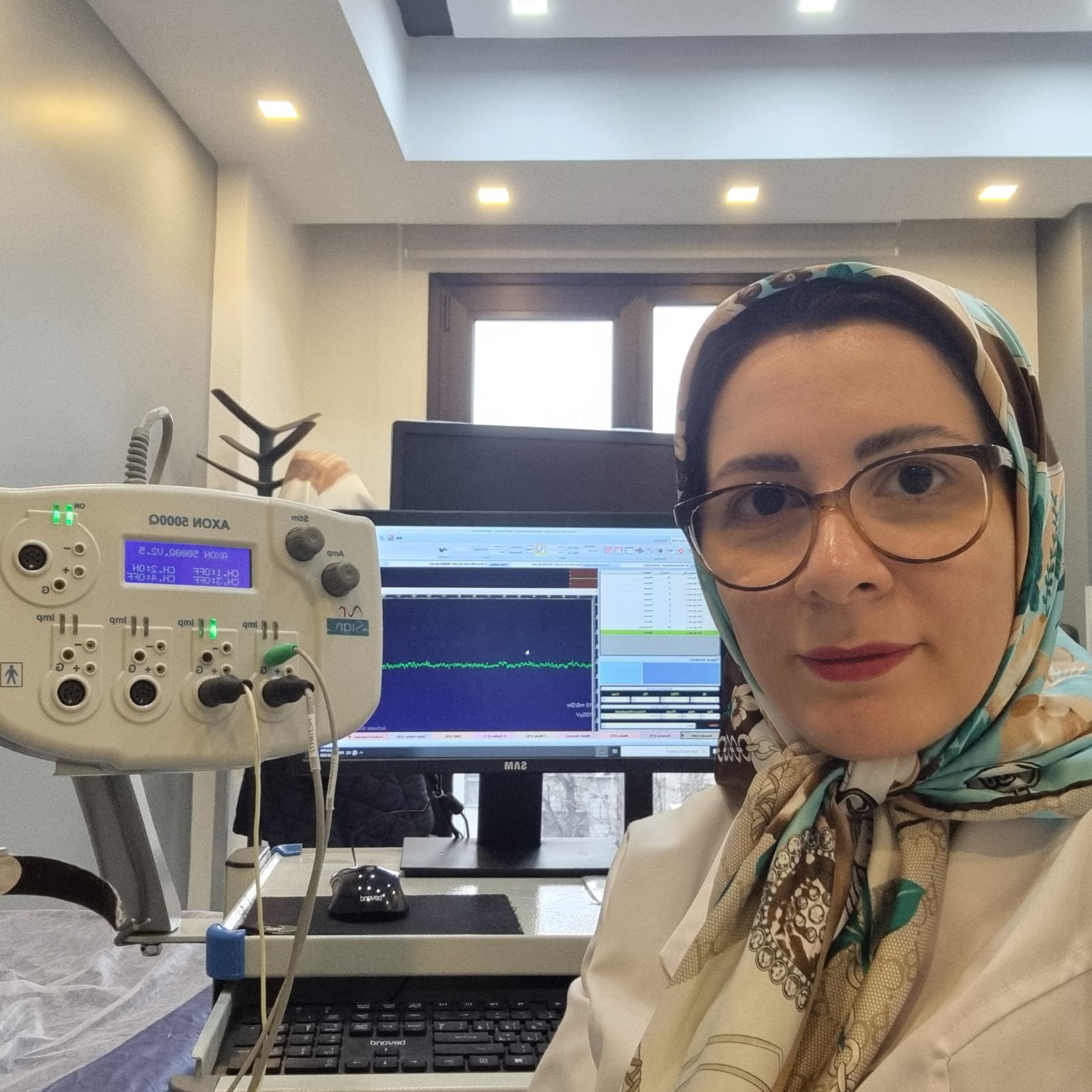 نسیبه امیرزرگم متخصص مغز و اعصاب