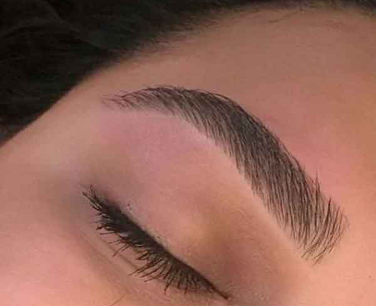 خدمات لیفت و لمینت ابرو و مژه کریم زاده