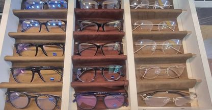 عینک فروشی و بینایی سنجی تیام