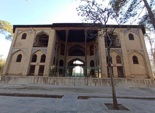 عمارت هشت بهشت