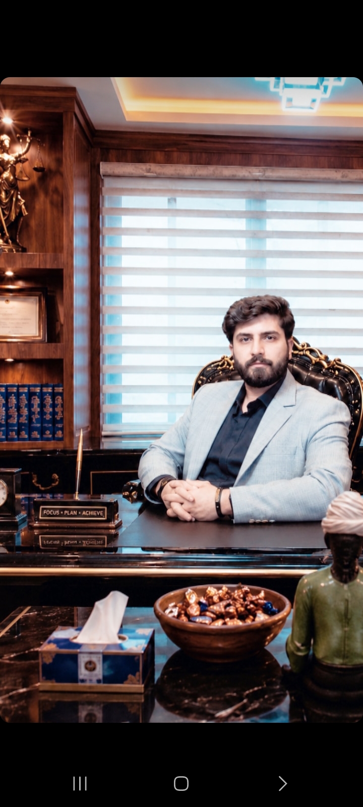 وکیل علی نادری
