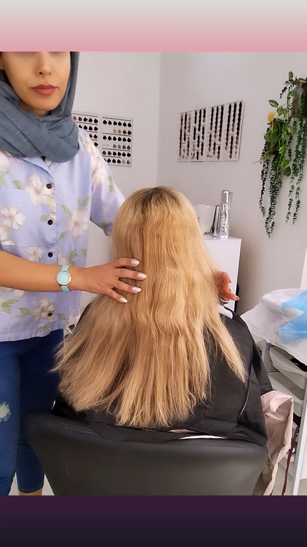 اتاق مو تبسم