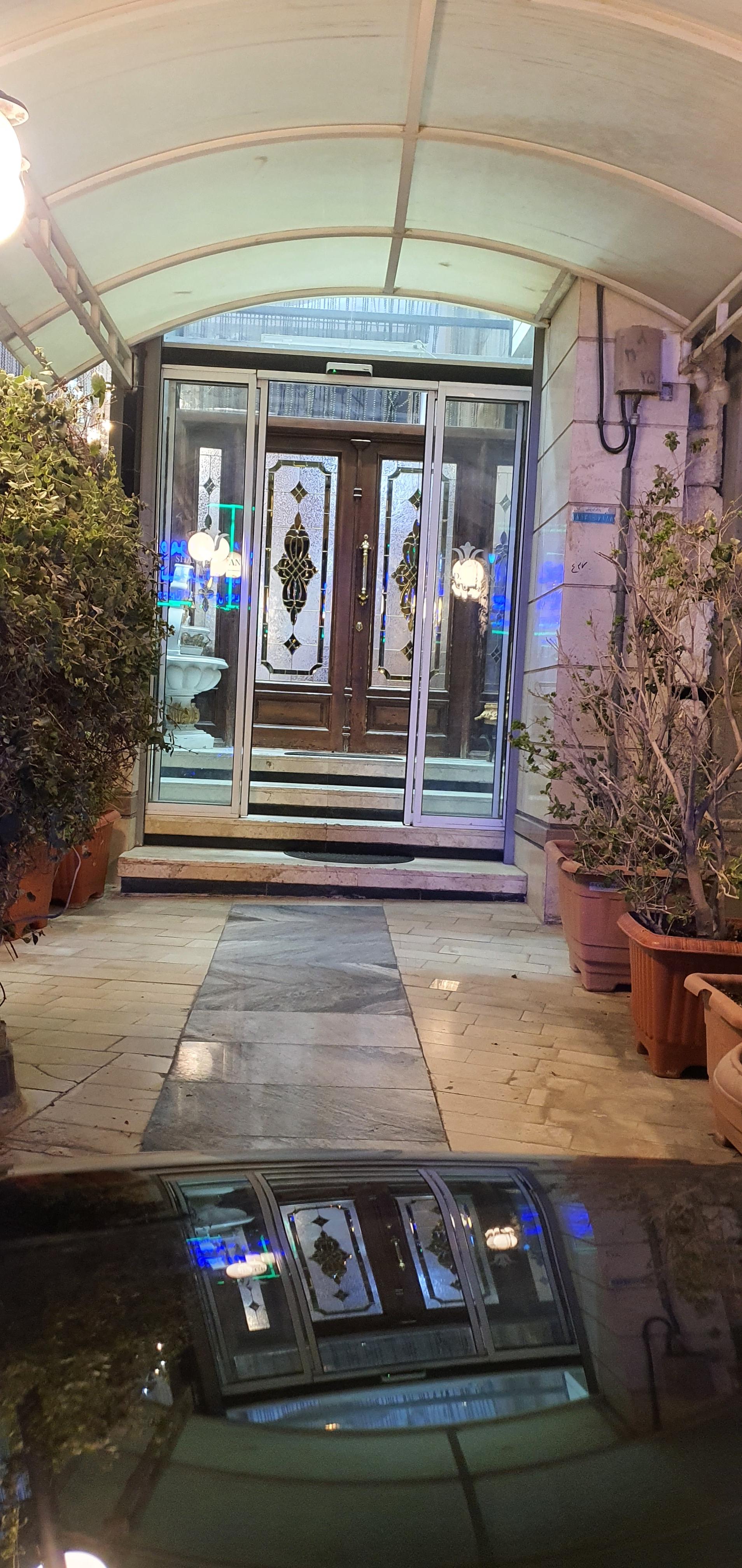 رستوران بزرگ شاندیز