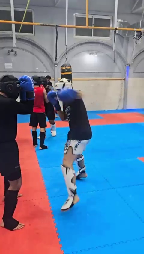 باشگاه بزرگ مرزداران (بانوان و آقایان)