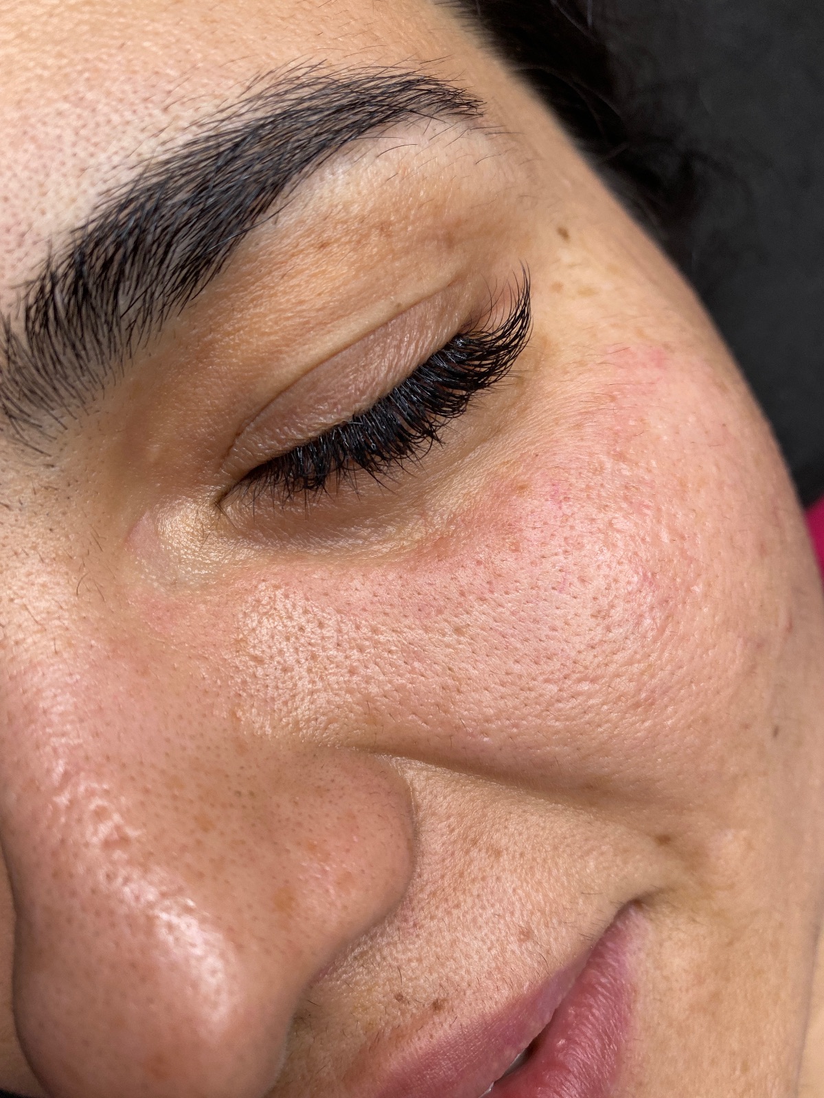 خدمات کاشت مژه موقت در منزل