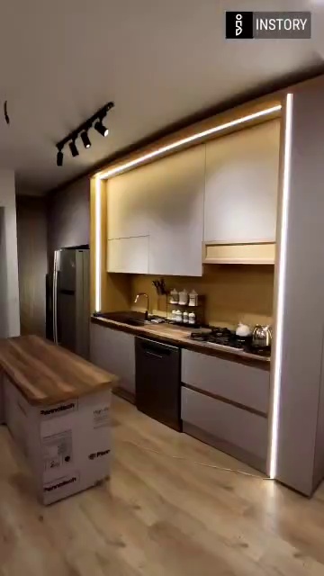 طراحی و ساخت انواع کابینت و کمد دیواری