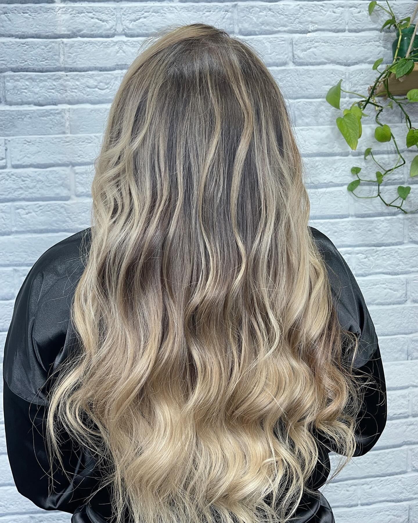 سالن عاطفه صالحی