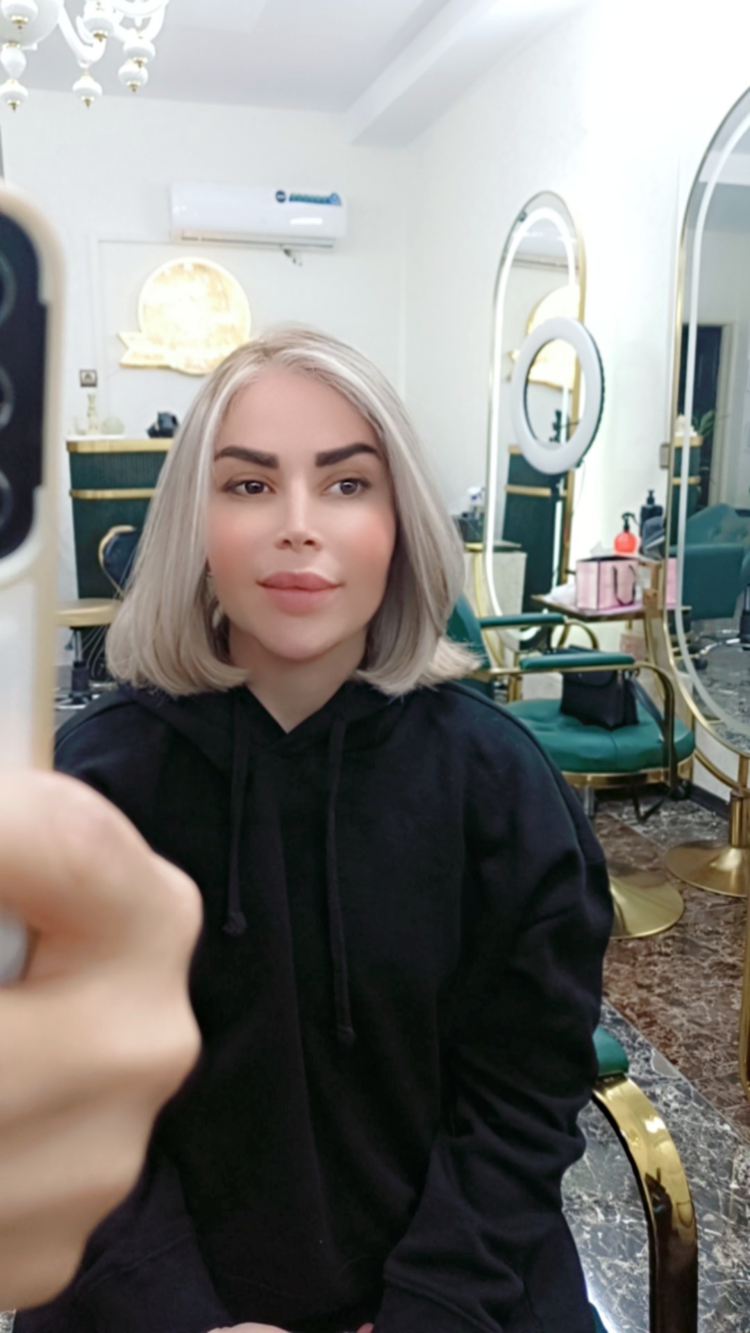 ارائه ی خدمات تخصصی رنگ و لایت رویا