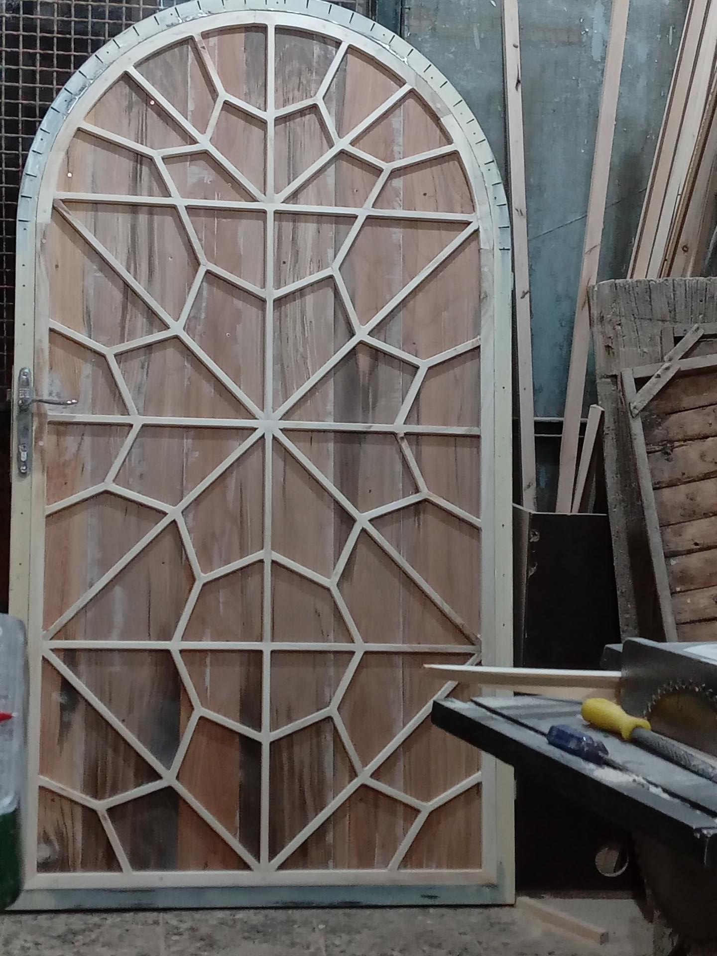 گالری مبلمان چوب و هنر