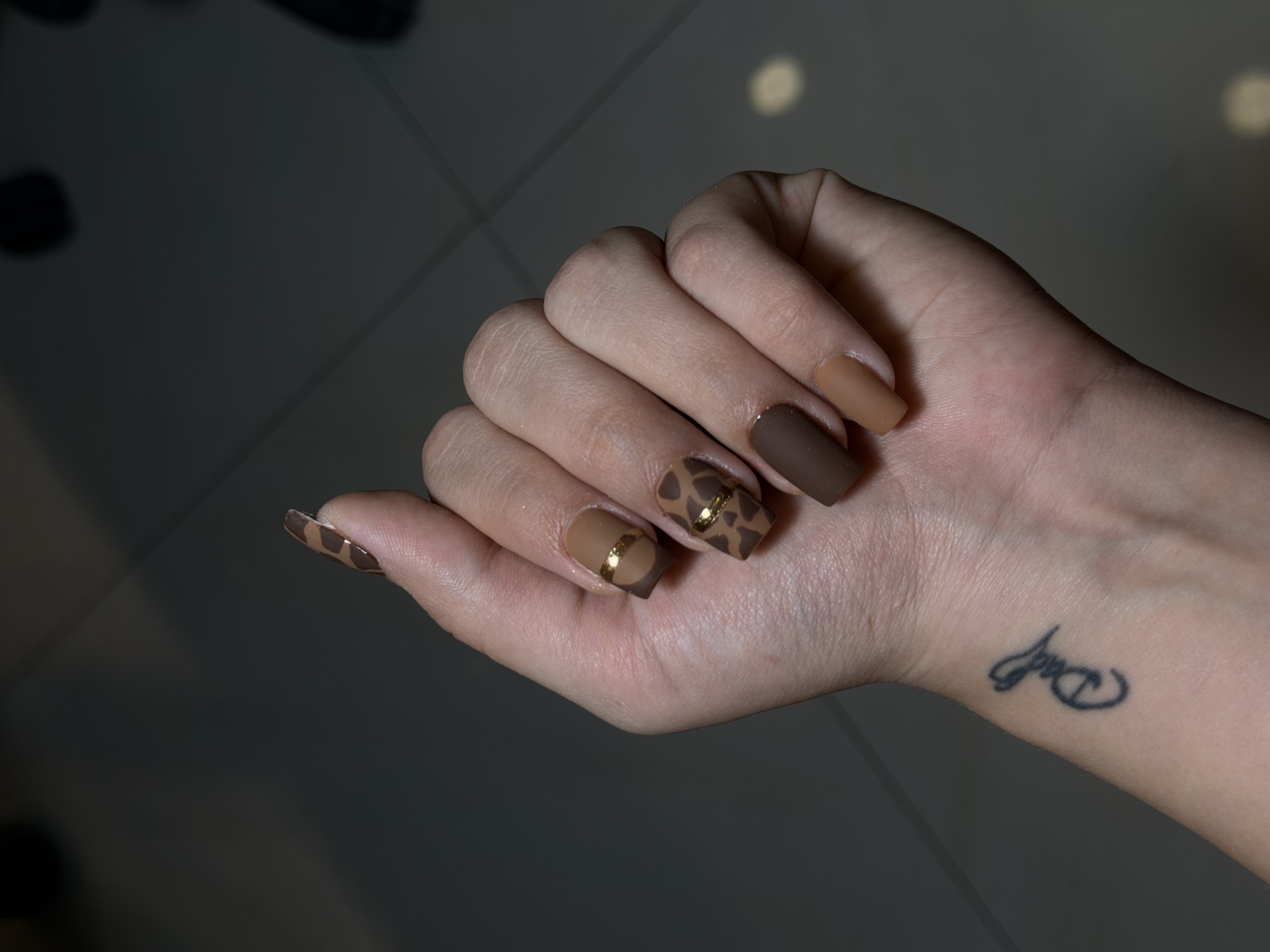 سالن زیبایی مون لند