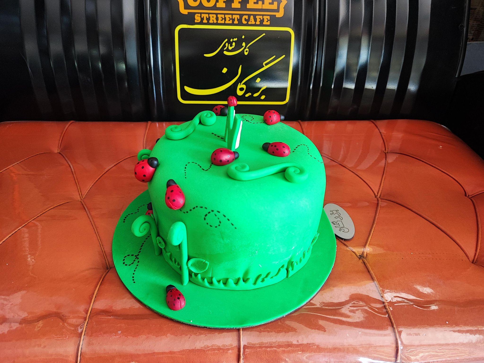 شیرینی سرای بزرگان