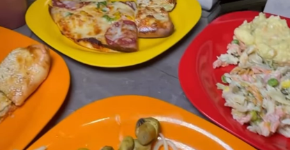 رستوران پیزپز