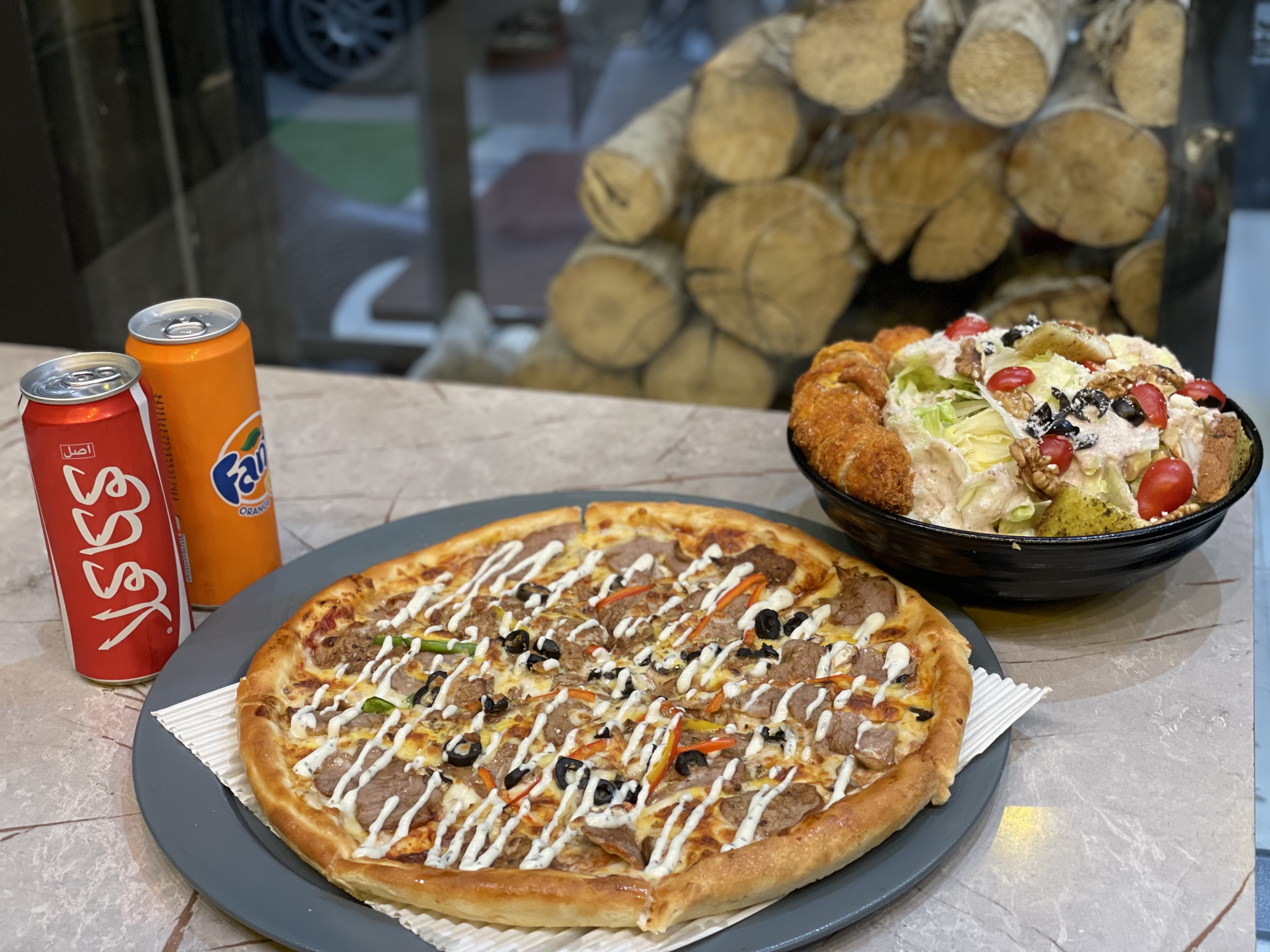 رستوران ایتالیایی گرگ سفید