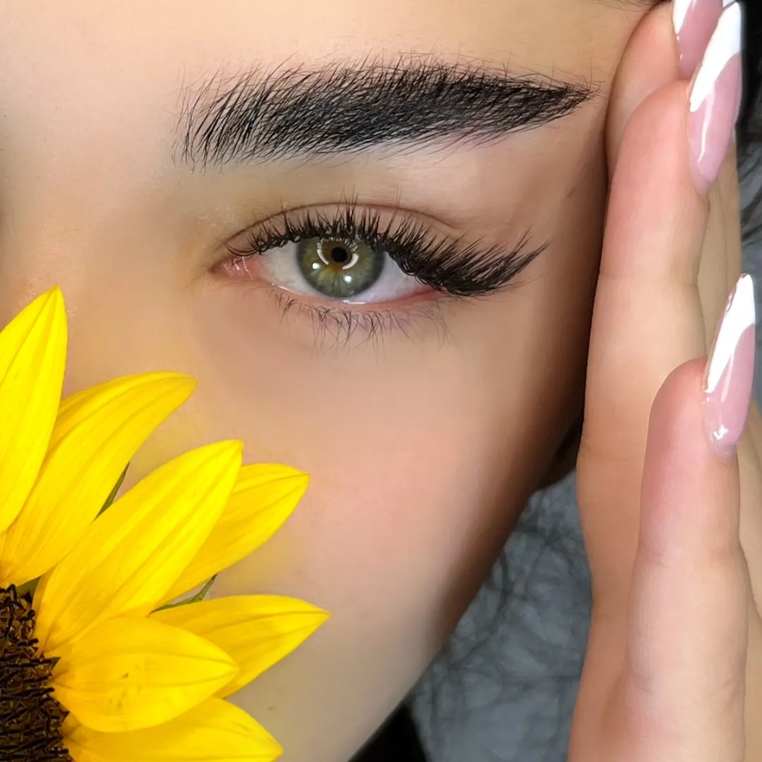 خدمات مژه،ناخن و سولاریوم آرا (آراسالن)