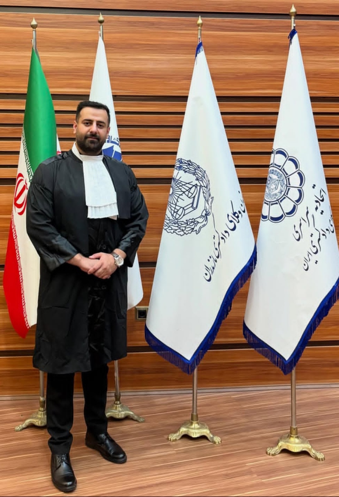 وکیل پایه یک دادگستری
