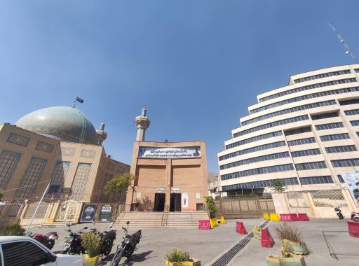 درب ورود و خروج دانشگاه