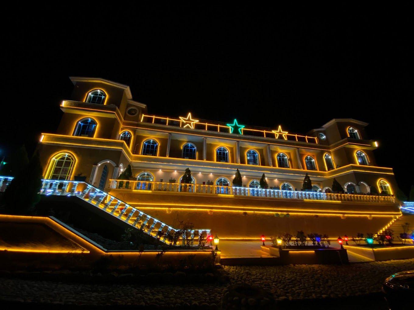 اقامتگاه سنتی مخمل کوه خرم آباد