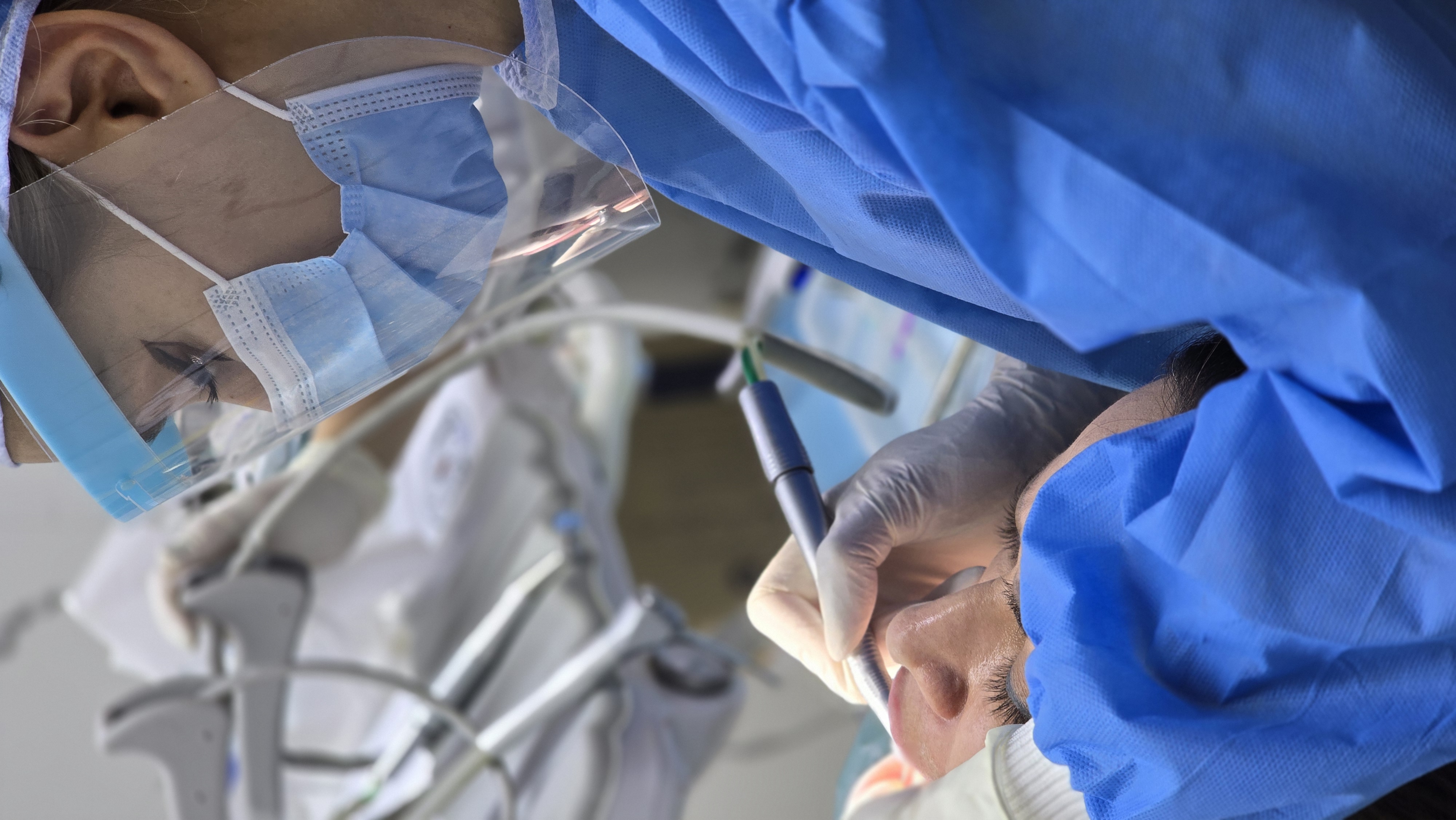 کلینیک دندانپزشکی تمام دیجیتال حامی