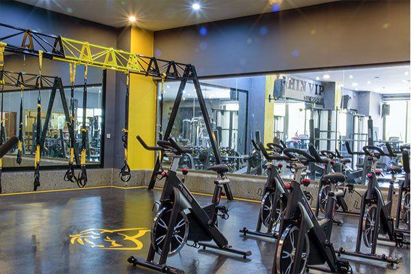 باشگاه و استخر شاهین