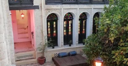 اقامتگاه بومگردی عمارت قاجاریه