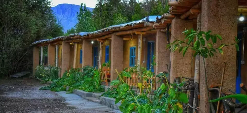 اقامتگاه بومگردی ماهی بازان