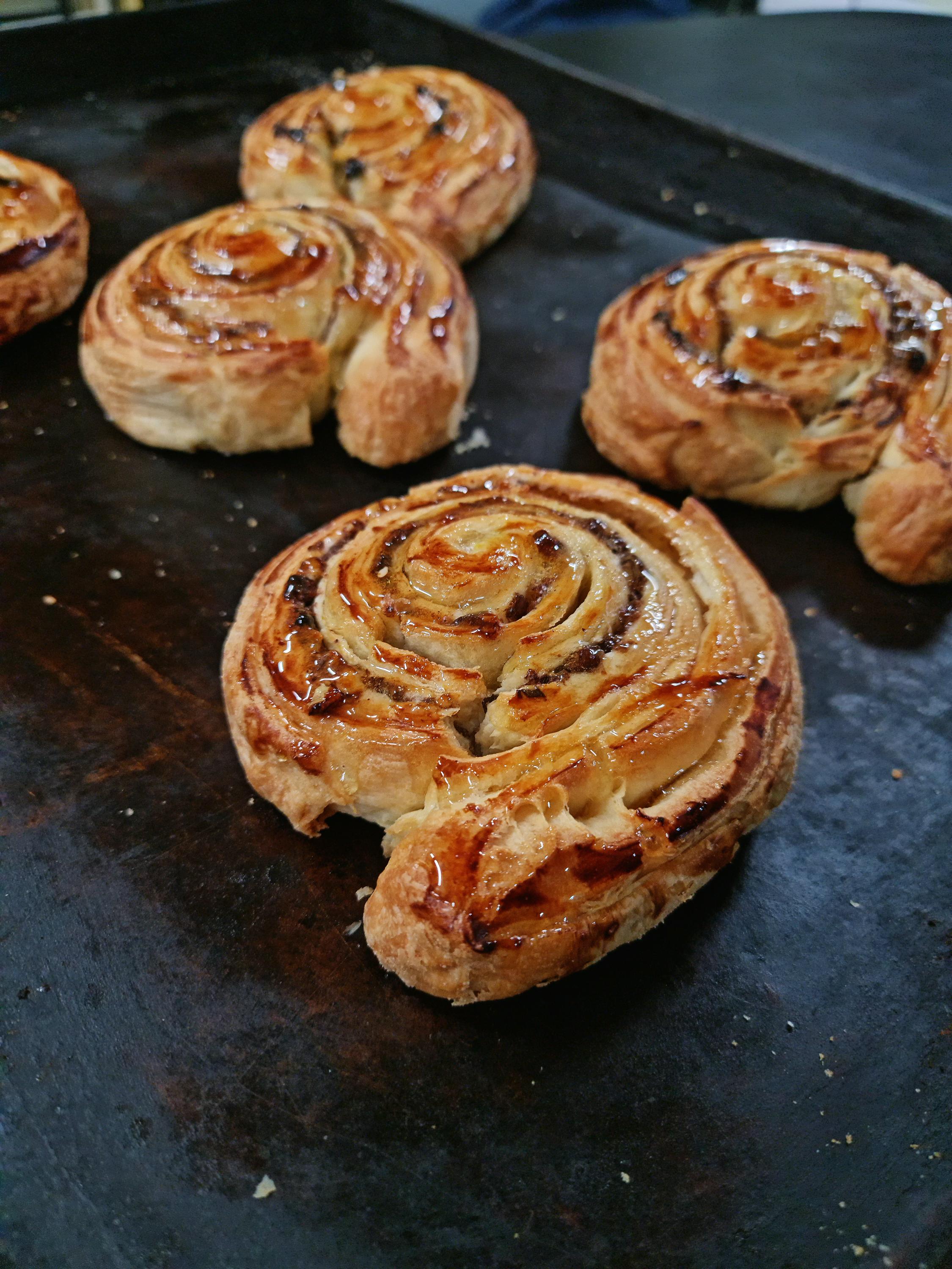 نان و شیرینی هم نان