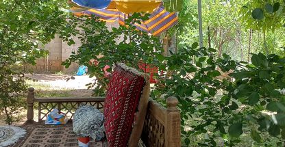 باغچه رستوران برگ جهان