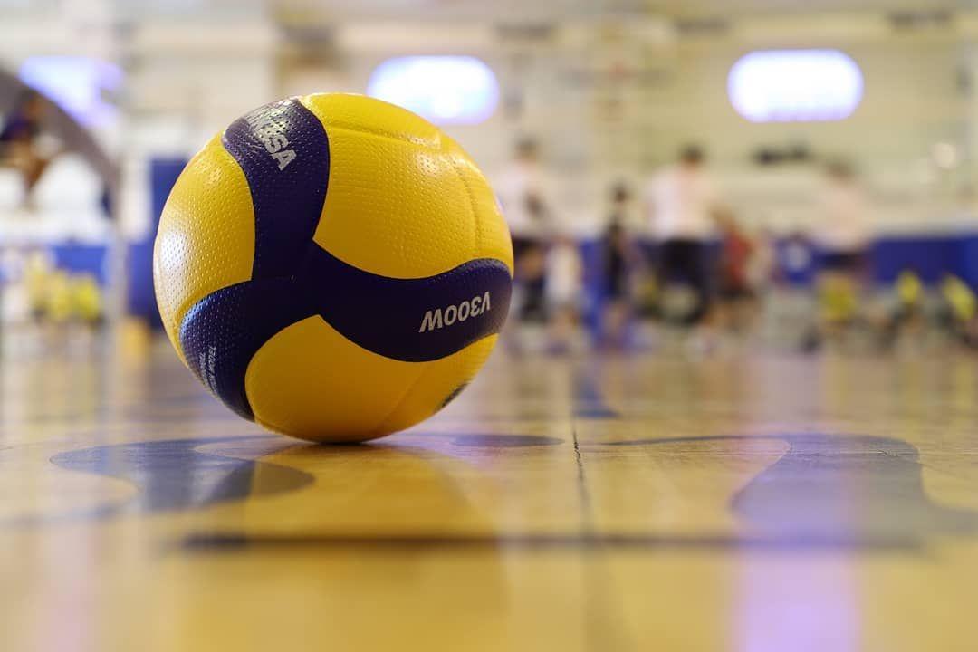 آکادمی والیبال آرش(پسران و دختران)