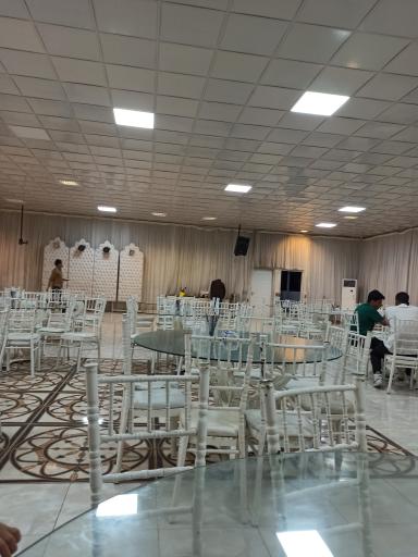 رستوران نمونه