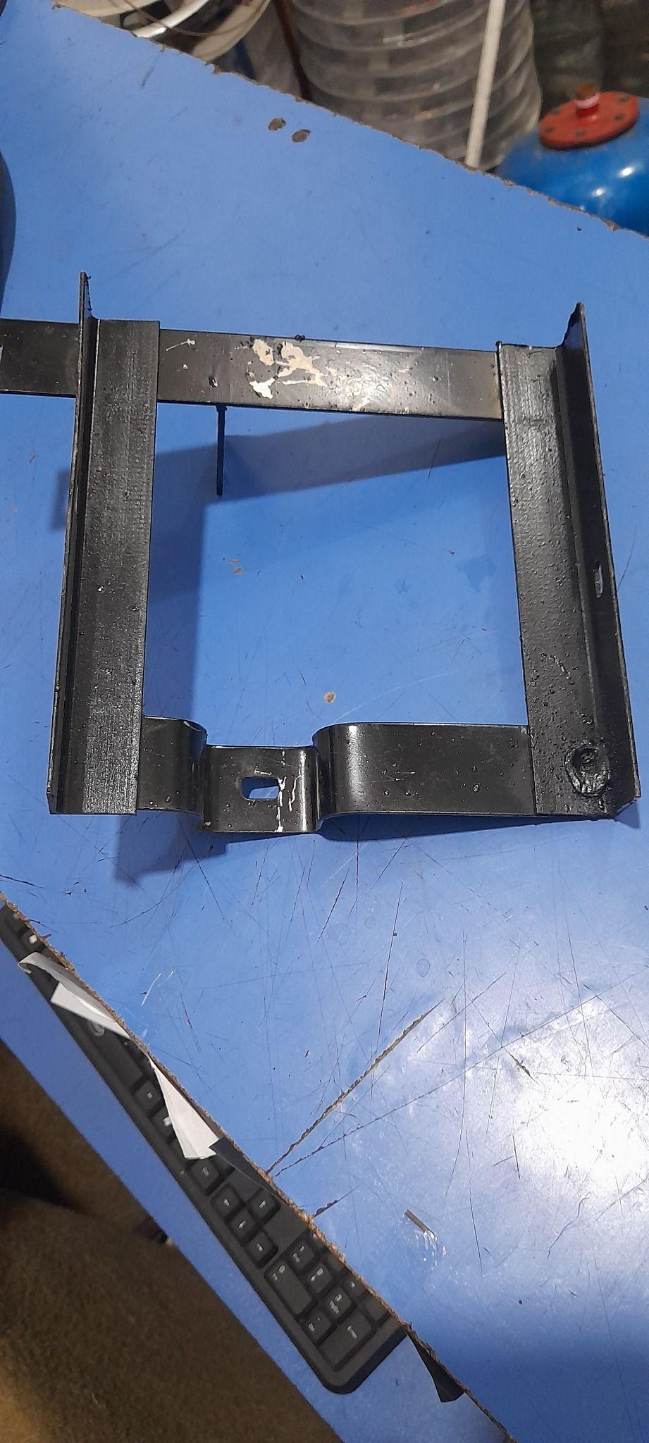 پخش زیر باطری پراید