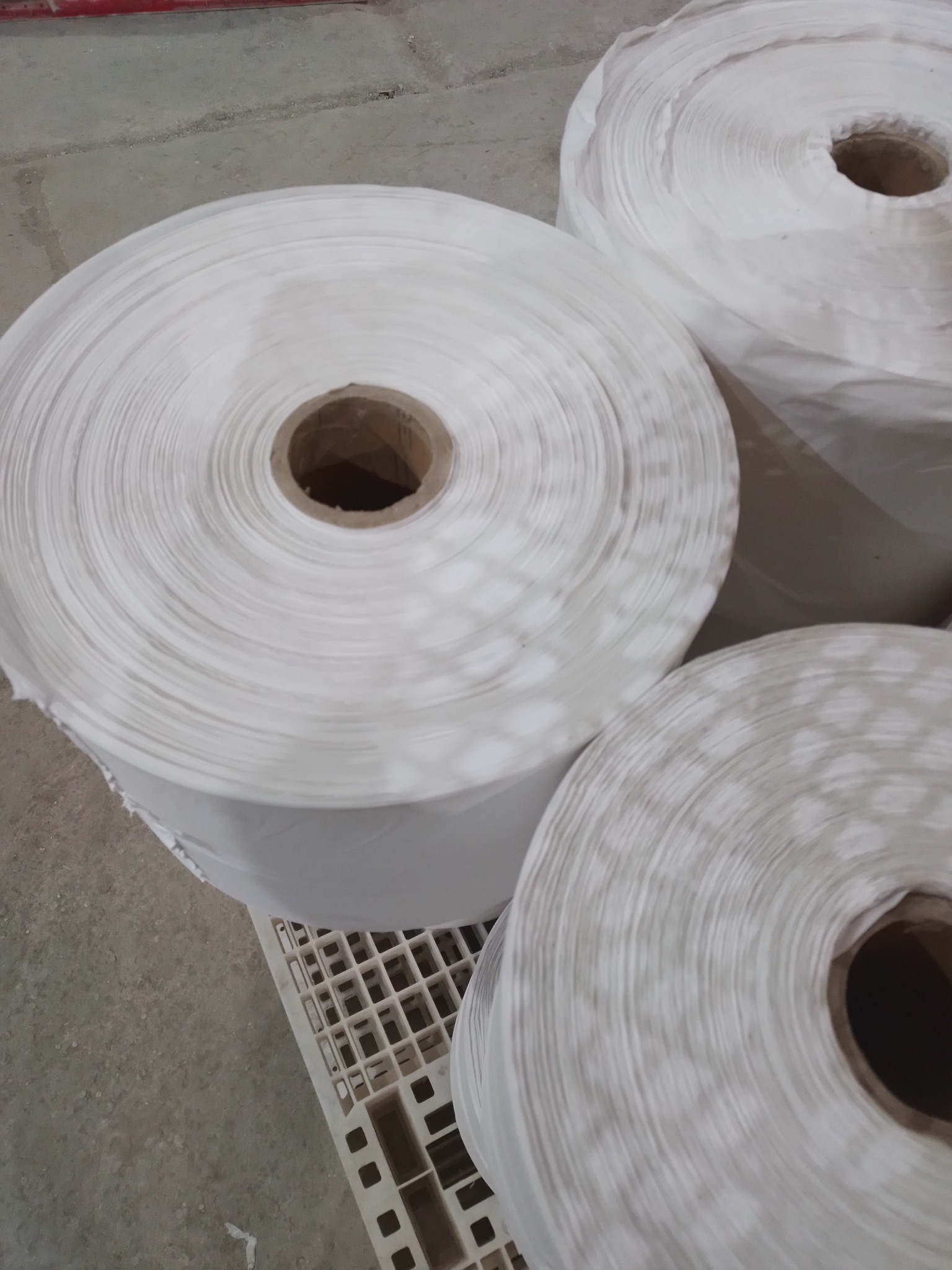 سفره یکبارمصرف آهنگری