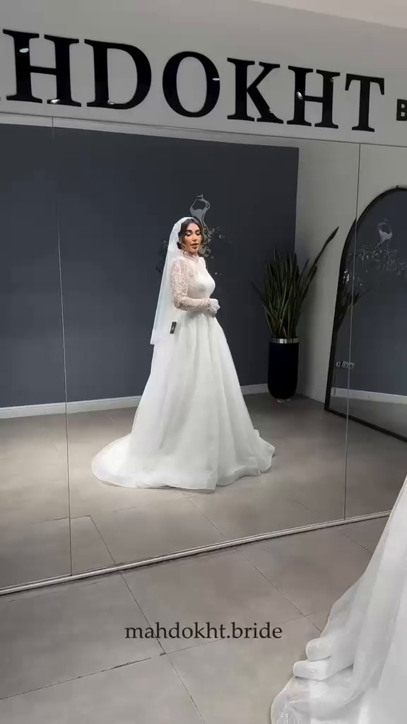 مزون دیبا متخصص در ساخت استایل برای عروس
