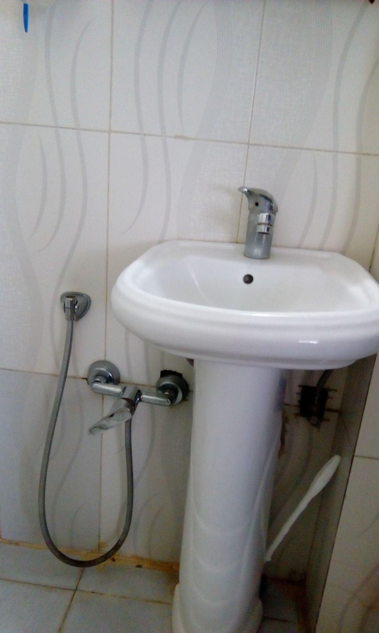 نصب تجهیزات سرویس بهداشتی و حمام نصب رو