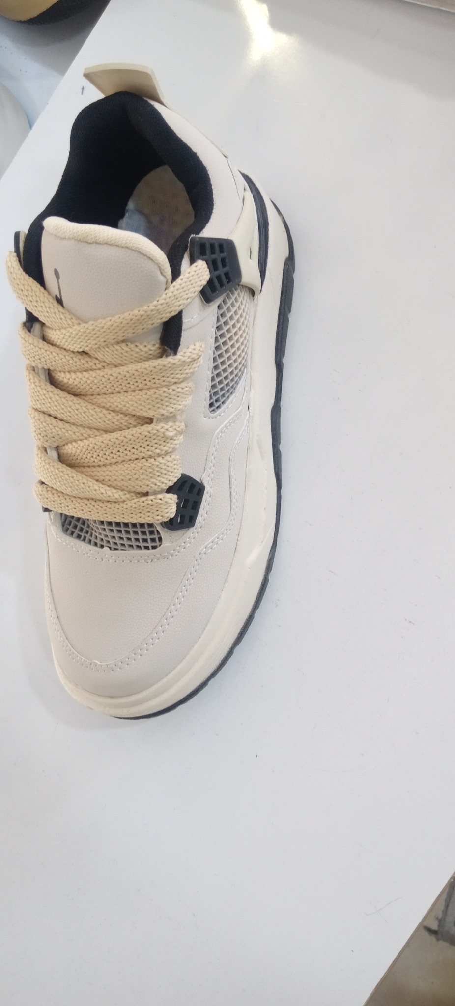 گالری کیف و کفش آذین