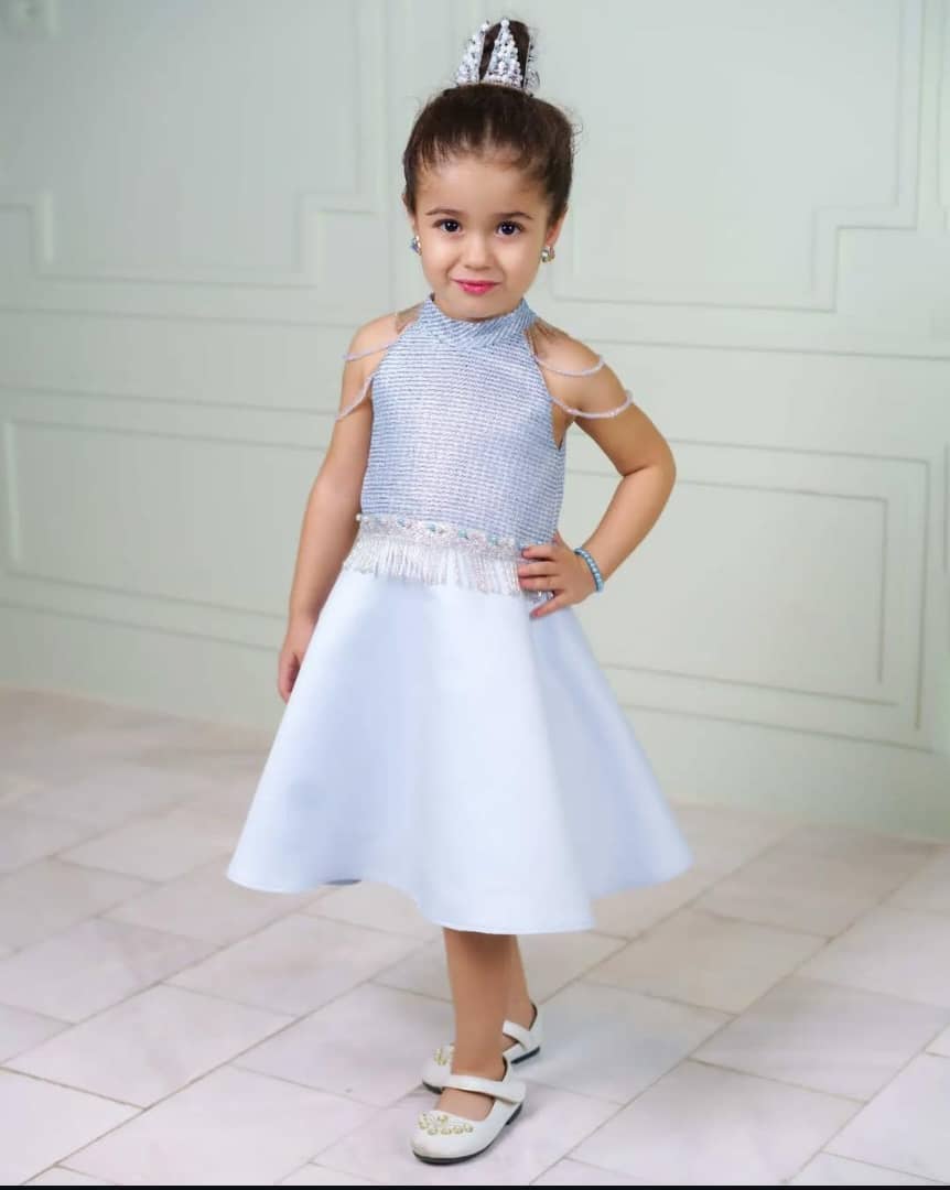 خیاطی تخصصی زنانه و کودکانه رز سرخ