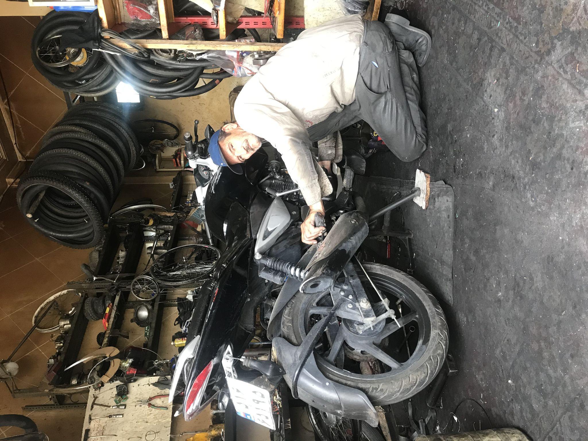 تعمیر و فروش موتور سیکلت و دوچرخه