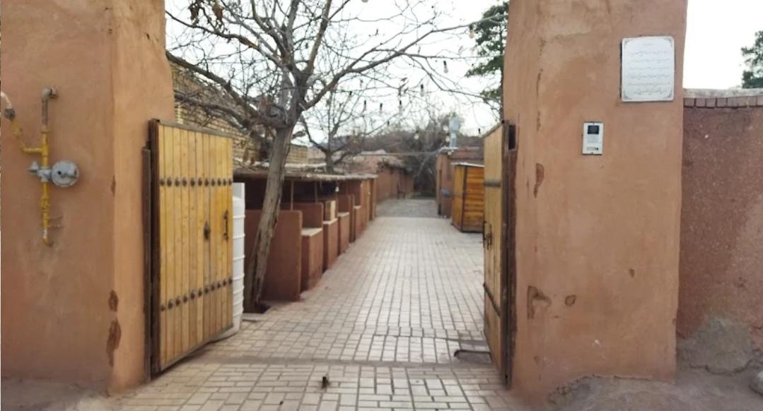 مجموعه اقامتگاه سنتی و گردشگری شب های رابر