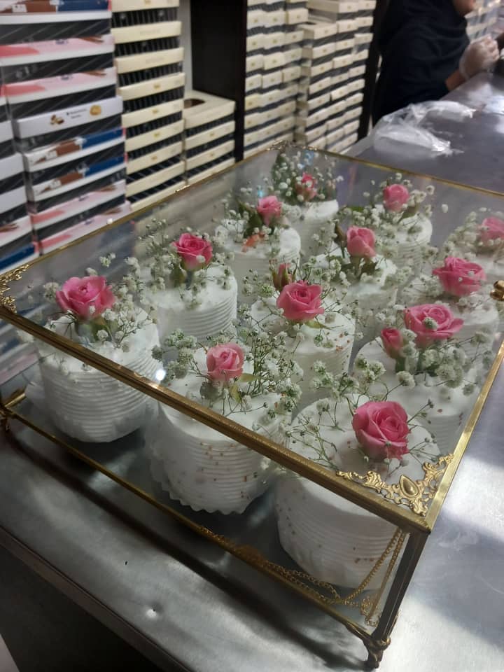 شیرینی شکلات و خشکبار گلستان