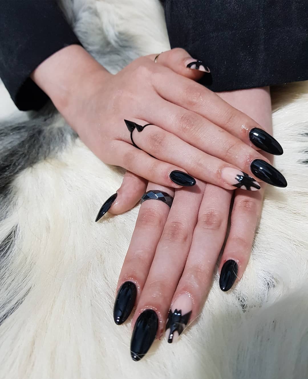 خدمات حرفه ای  کاشت ناخن