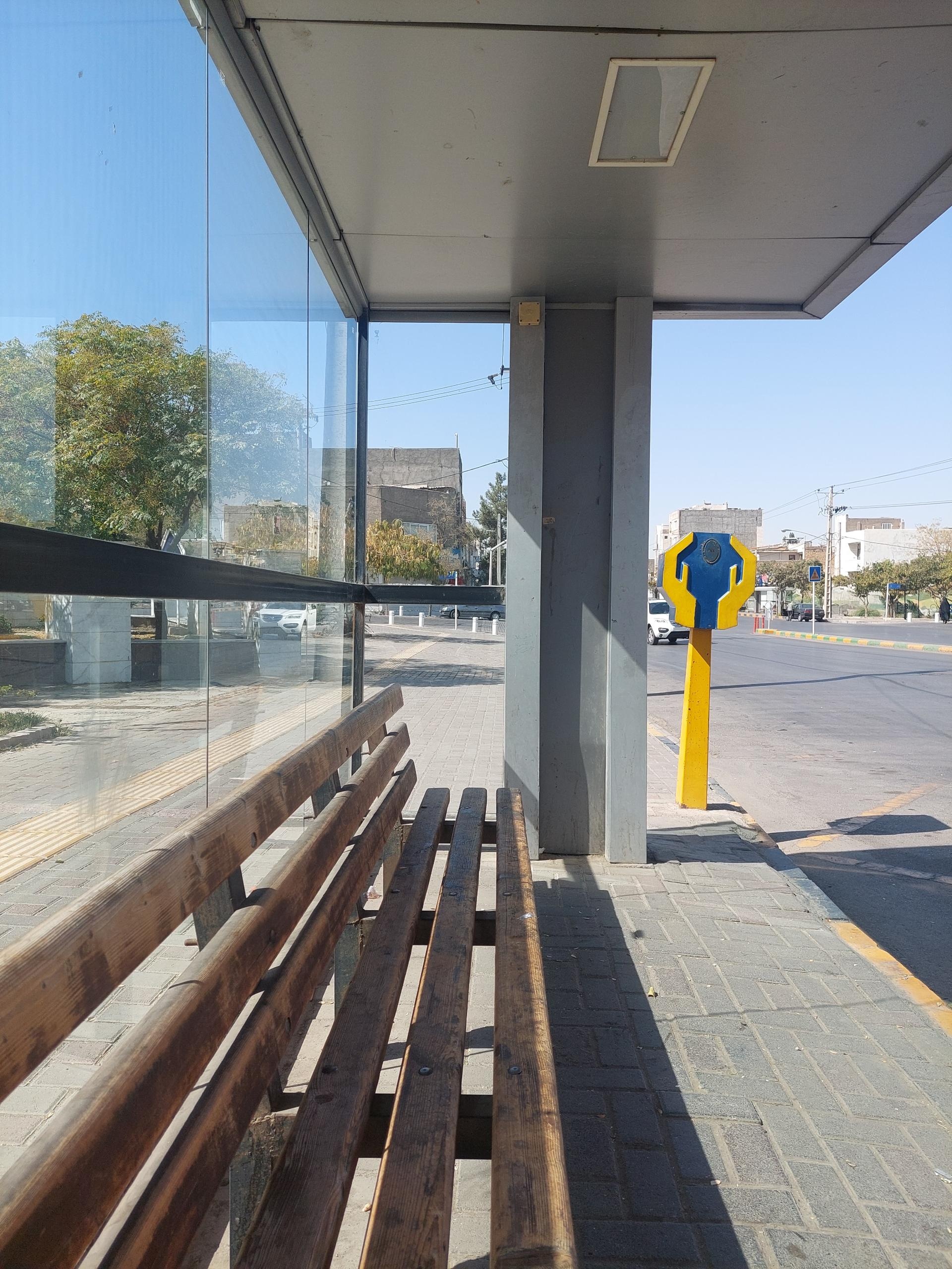 ایستگاه اتوبوس