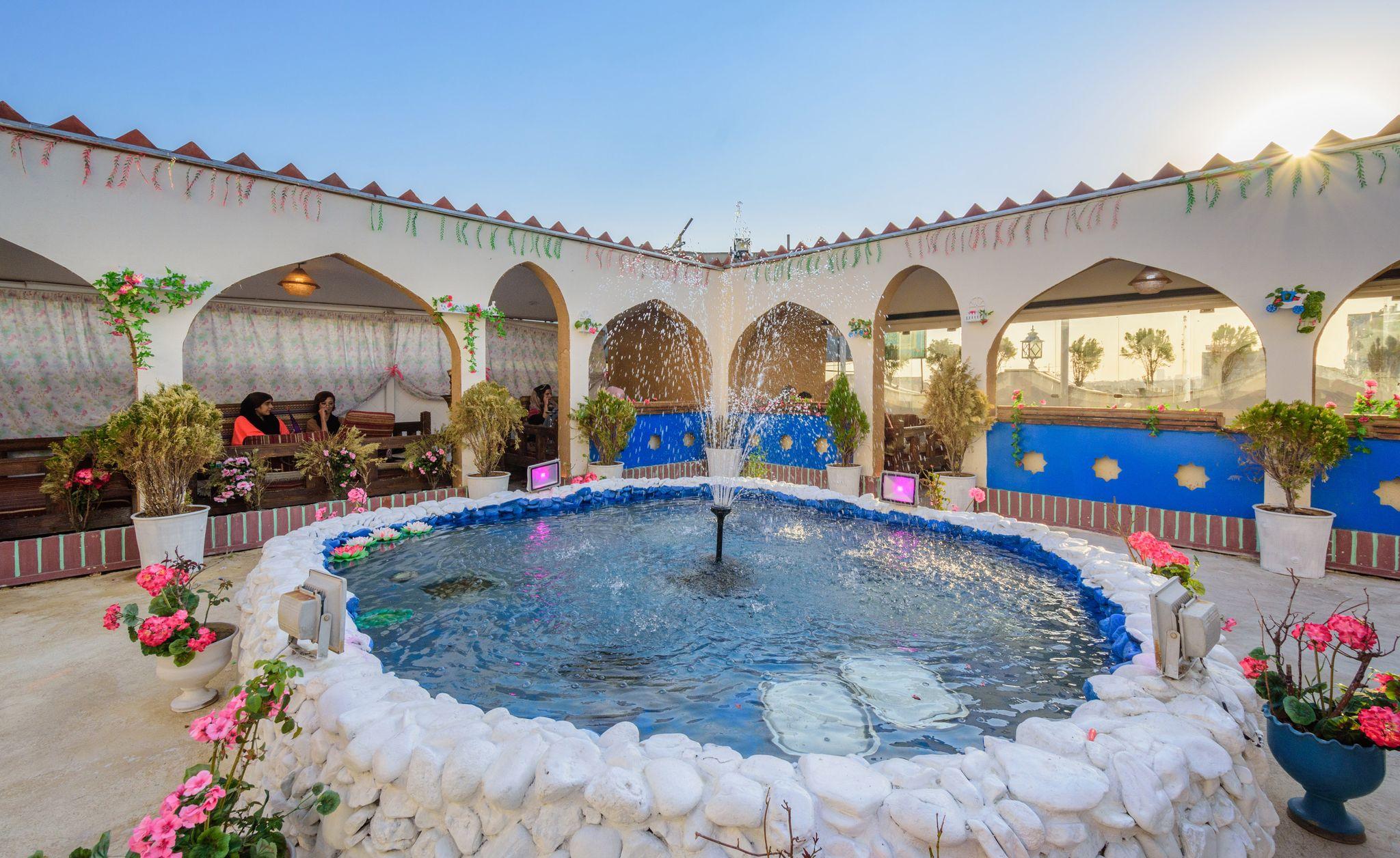 رستوران سنتی چهلستون