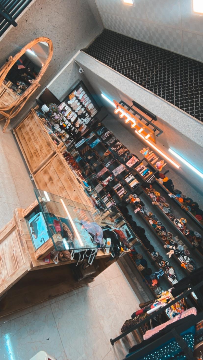 شال و روسری رادیکال