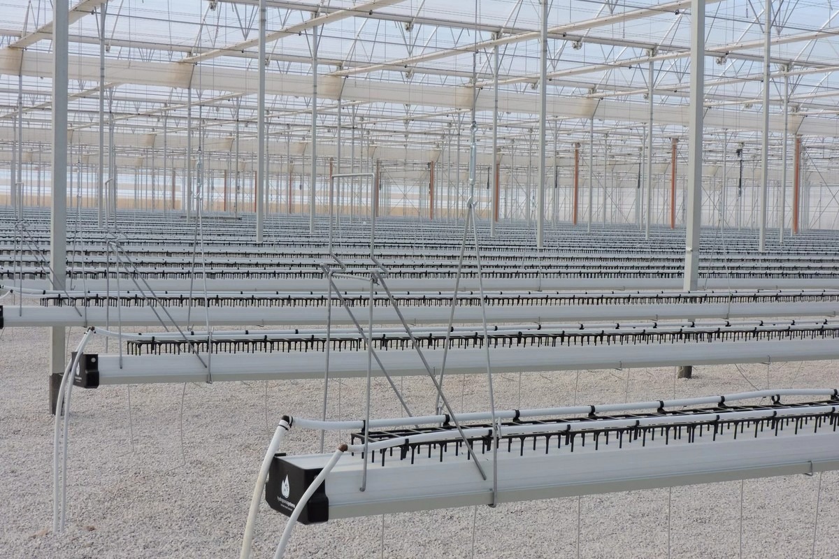 طراحی تامین قطعات وساخت گلخانه های مدرن