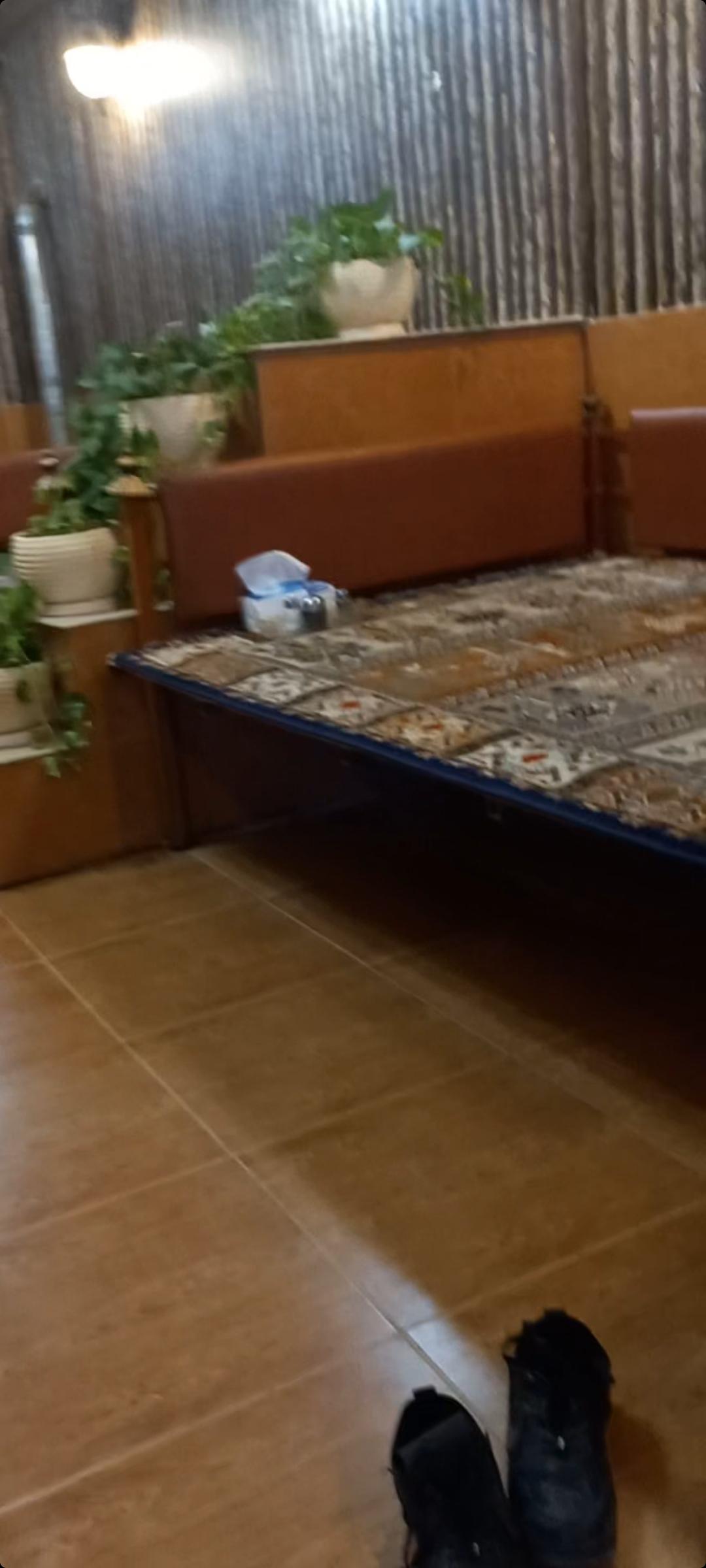 رستوران سنتی آلاچیق  آویژه سابق 