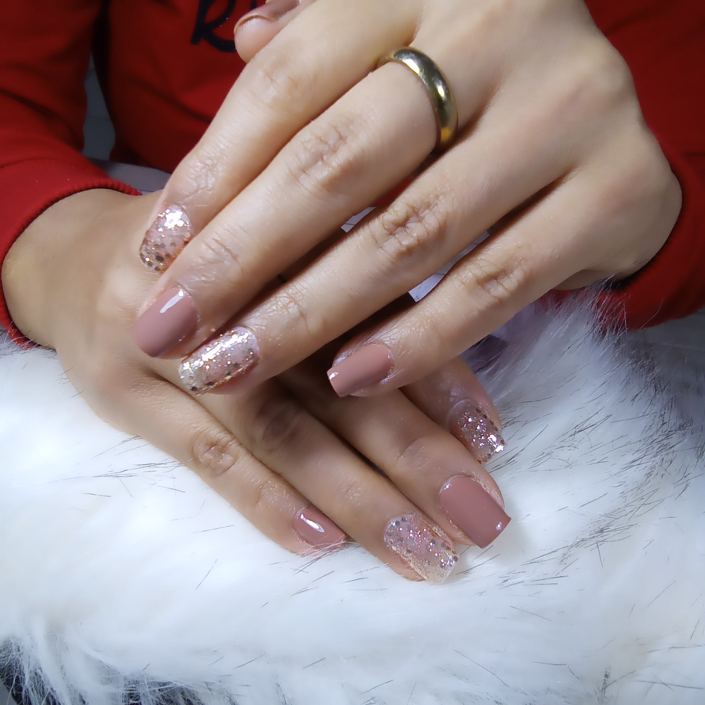 کاشت ناخن نیلو