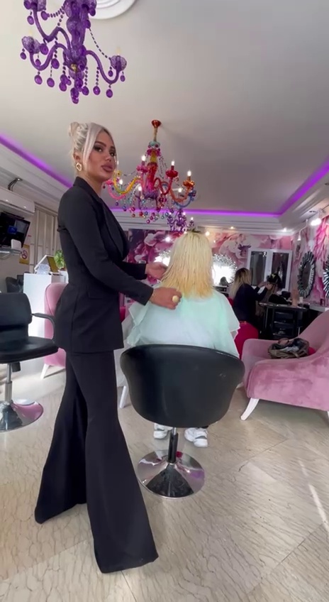 سالن تخصصی رنگ و لایت  مهسا آقاسی