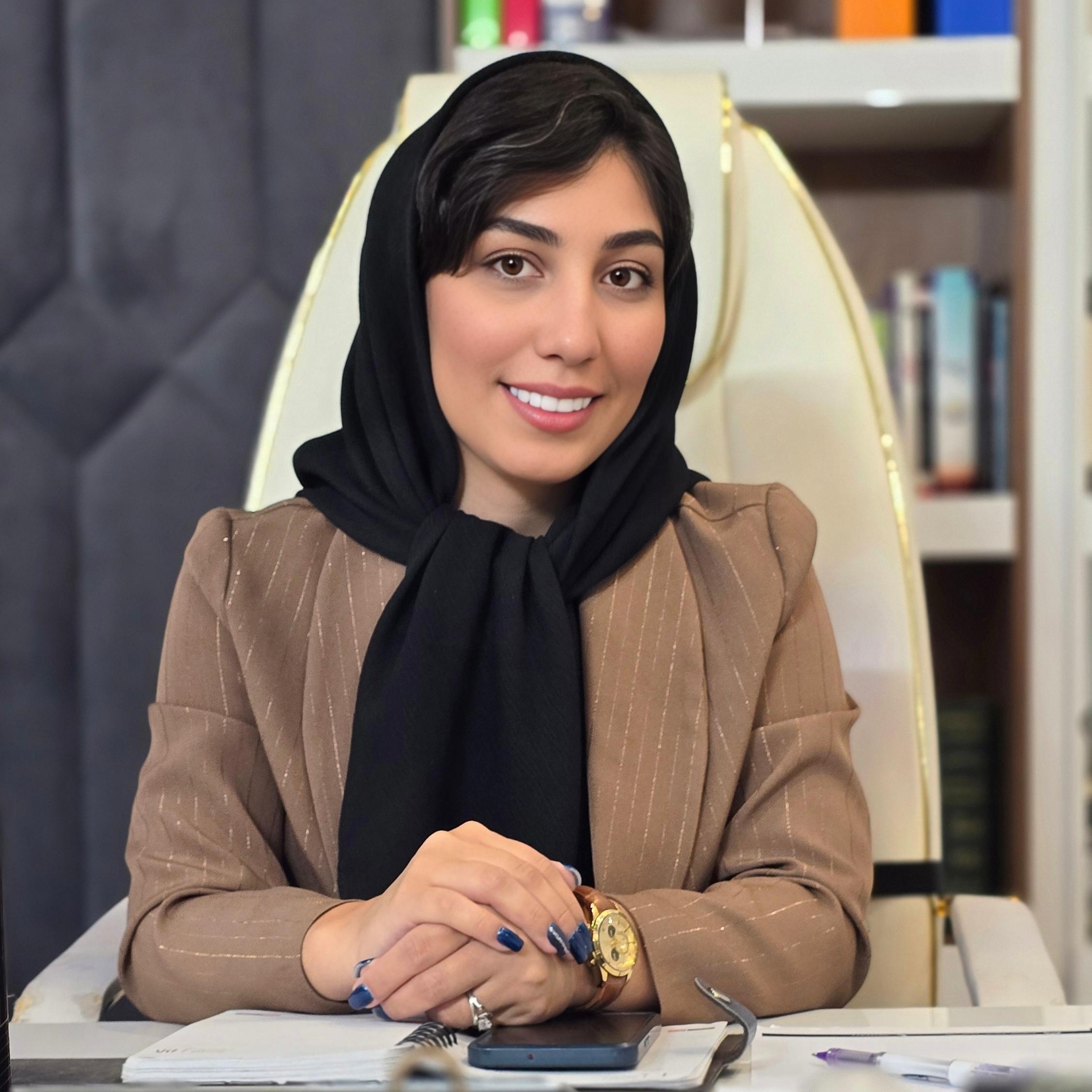 وکیل پایه یک دادگستری آسیه آزمون